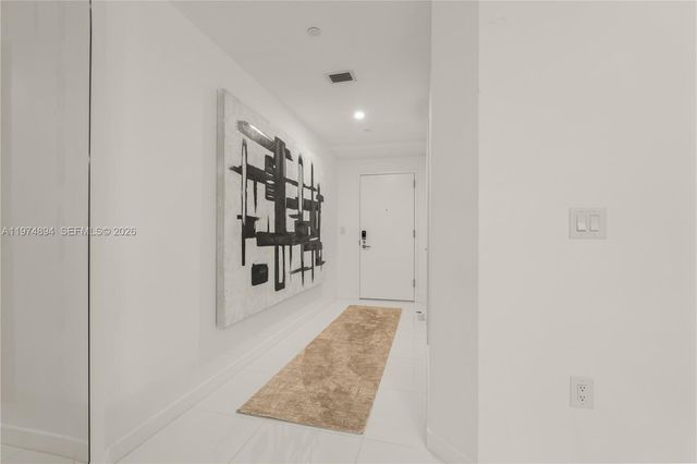 851 NE 1st Ave 4207, Miami, FL 33132