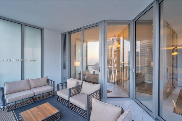 851 NE 1st Ave 4207, Miami, FL 33132