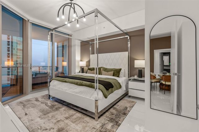 851 NE 1st Ave 4207, Miami, FL 33132