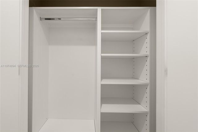 851 NE 1st Ave 4207, Miami, FL 33132