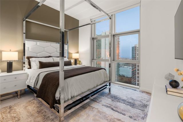 851 NE 1st Ave 4207, Miami, FL 33132