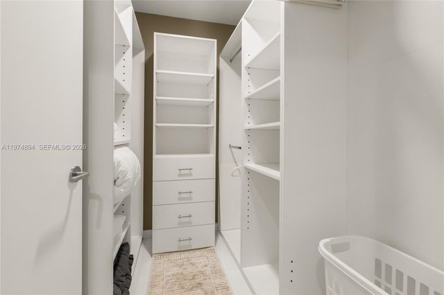 851 NE 1st Ave 4207, Miami, FL 33132