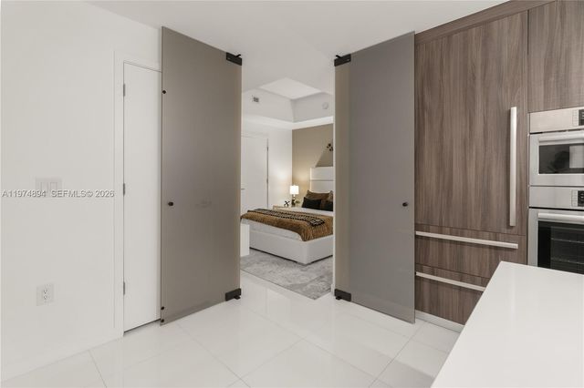 851 NE 1st Ave 4207, Miami, FL 33132