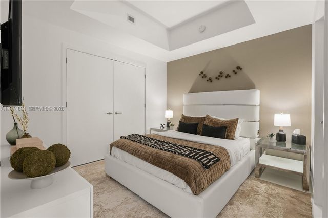 851 NE 1st Ave 4207, Miami, FL 33132