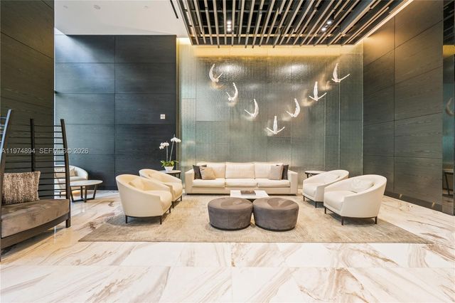 851 NE 1st Ave 4207, Miami, FL 33132