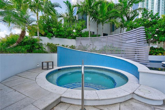 851 NE 1st Ave 4207, Miami, FL 33132