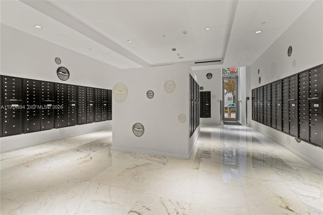 851 NE 1st Ave 4207, Miami, FL 33132