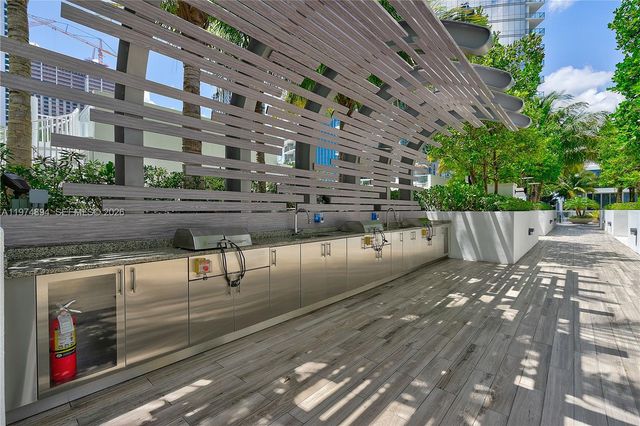 851 NE 1st Ave 4207, Miami, FL 33132