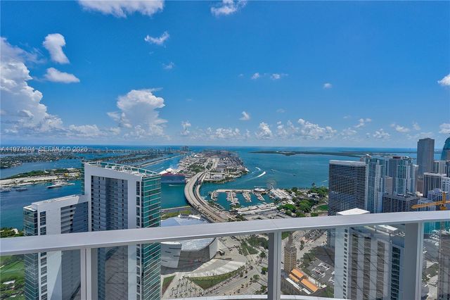 851 NE 1st Ave 4207, Miami, FL 33132