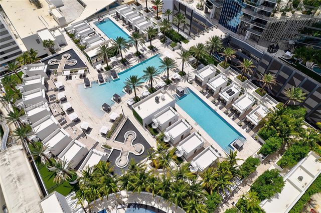 851 NE 1st Ave 4207, Miami, FL 33132