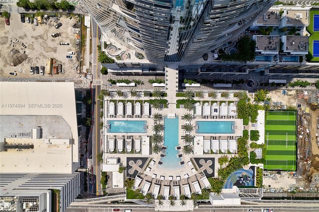 851 NE 1st Ave 4207, Miami, FL 33132