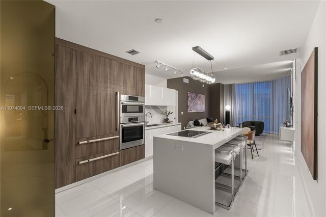 851 NE 1st Ave 4207, Miami, FL 33132