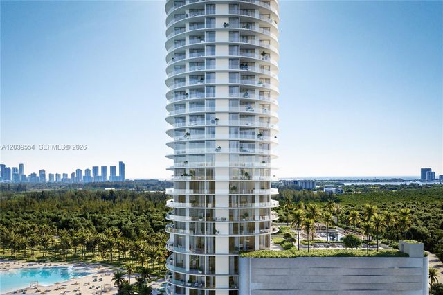 2411 Laguna Circle 1503, North Miami, FL 33181