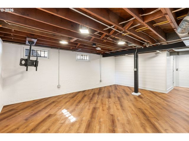 3826 Ne COUCH St, Portland, OR 97232