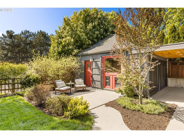 3826 Ne COUCH St, Portland, OR 97232