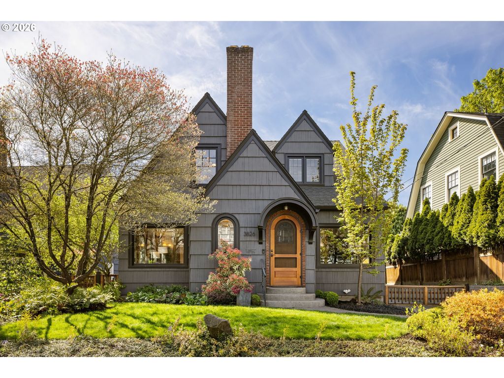 3826 Ne COUCH St, Portland, OR 97232