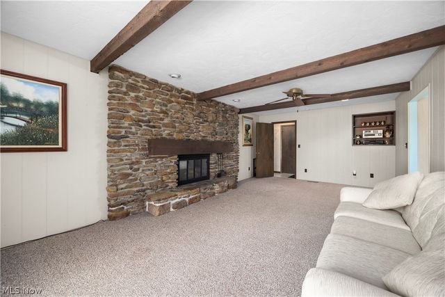 8636 Scarlet Oak Lane, Parma, OH 44130