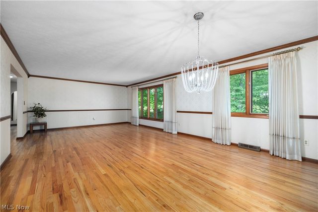 8636 Scarlet Oak Lane, Parma, OH 44130