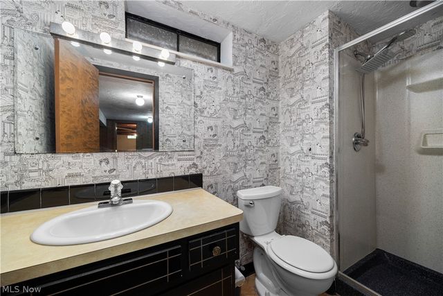 8636 Scarlet Oak Lane, Parma, OH 44130
