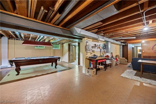 8636 Scarlet Oak Lane, Parma, OH 44130