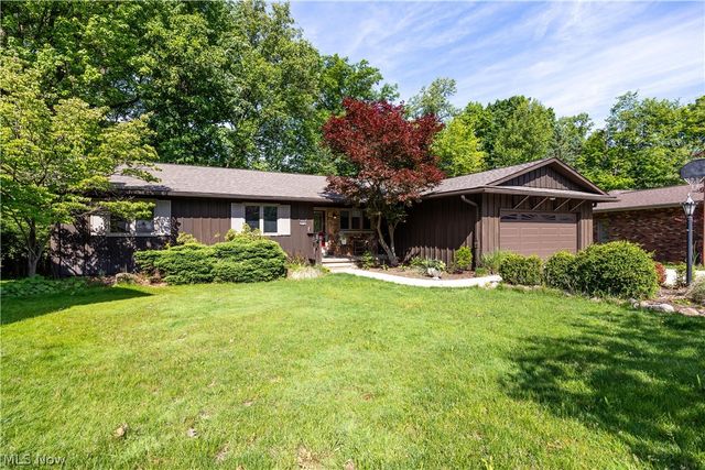 8636 Scarlet Oak Lane, Parma, OH 44130