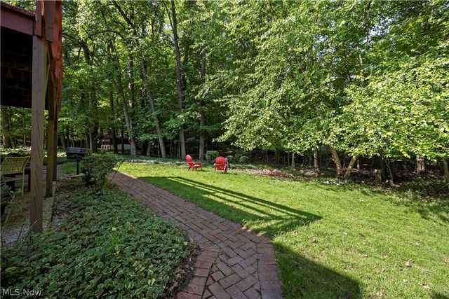 8636 Scarlet Oak Lane, Parma, OH 44130