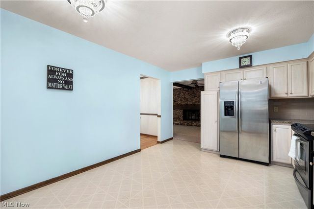 8636 Scarlet Oak Lane, Parma, OH 44130