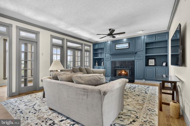 256 CLIFFSIDE DR, Edinburg, VA 22824