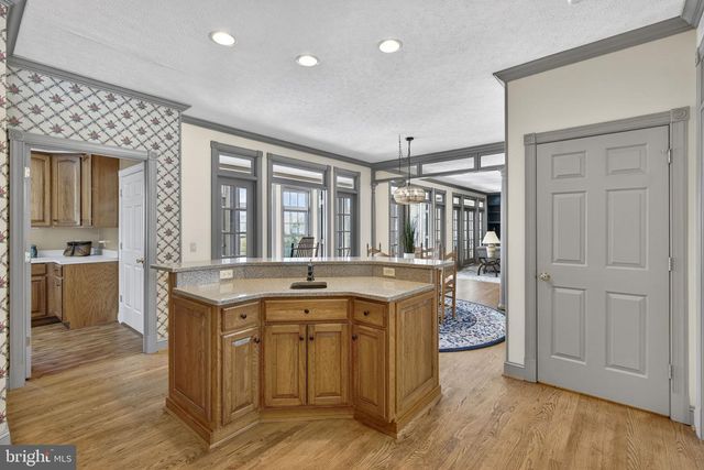 256 CLIFFSIDE DR, Edinburg, VA 22824