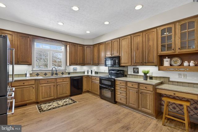 256 CLIFFSIDE DR, Edinburg, VA 22824