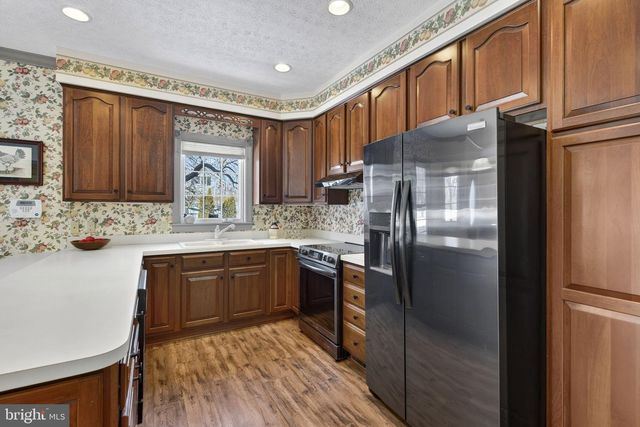 256 CLIFFSIDE DR, Edinburg, VA 22824