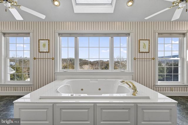 256 CLIFFSIDE DR, Edinburg, VA 22824