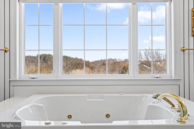 256 CLIFFSIDE DR, Edinburg, VA 22824