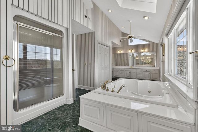 256 CLIFFSIDE DR, Edinburg, VA 22824