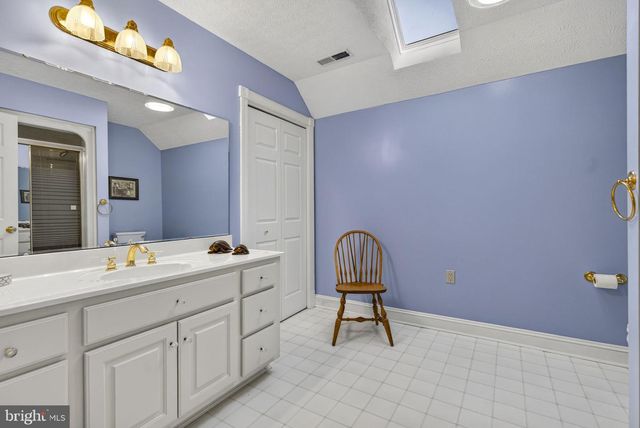 256 CLIFFSIDE DR, Edinburg, VA 22824