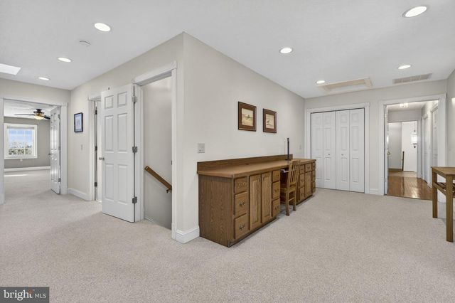 256 CLIFFSIDE DR, Edinburg, VA 22824