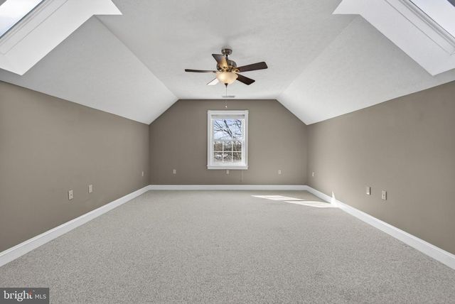 256 CLIFFSIDE DR, Edinburg, VA 22824