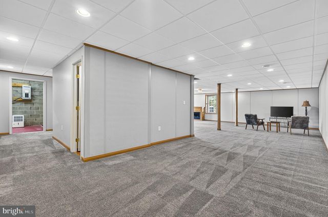 256 CLIFFSIDE DR, Edinburg, VA 22824