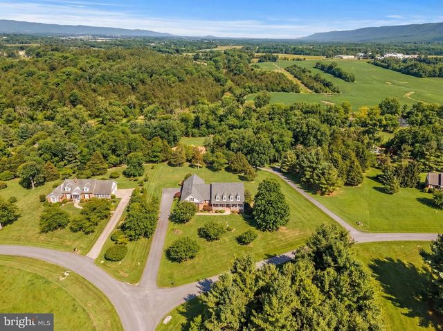 256 CLIFFSIDE DR, Edinburg, VA 22824