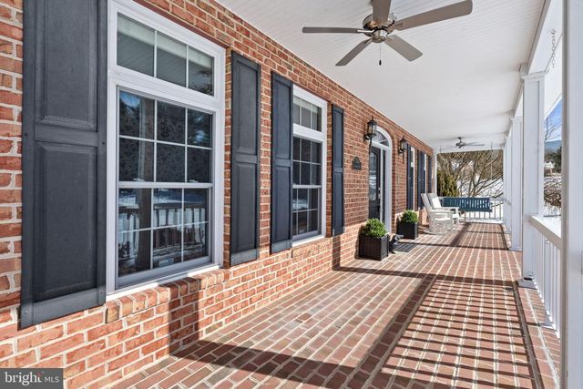 256 CLIFFSIDE DR, Edinburg, VA 22824