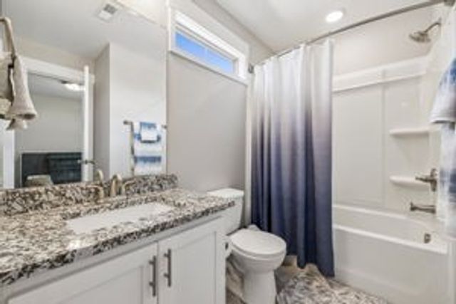 369 Frontier Dr, Clarksville, TN 37043