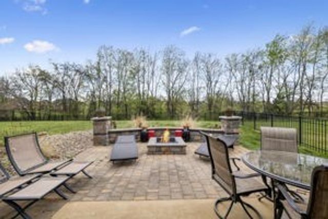 369 Frontier Dr, Clarksville, TN 37043