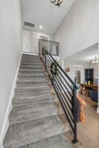 369 Frontier Dr, Clarksville, TN 37043