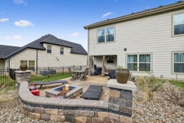 369 Frontier Dr, Clarksville, TN 37043