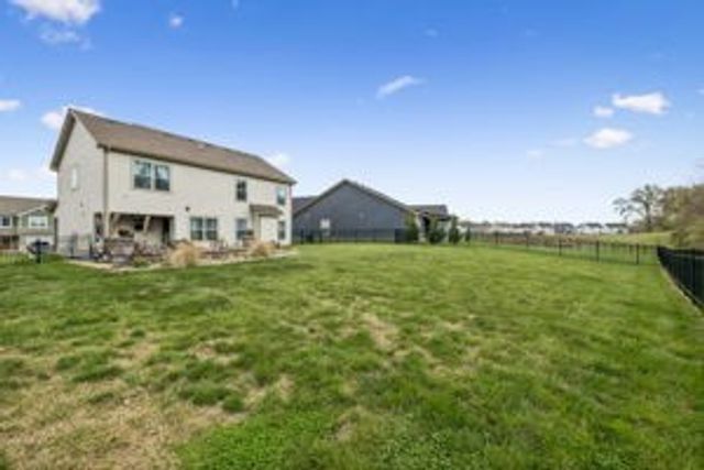 369 Frontier Dr, Clarksville, TN 37043