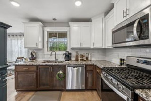 369 Frontier Dr, Clarksville, TN 37043