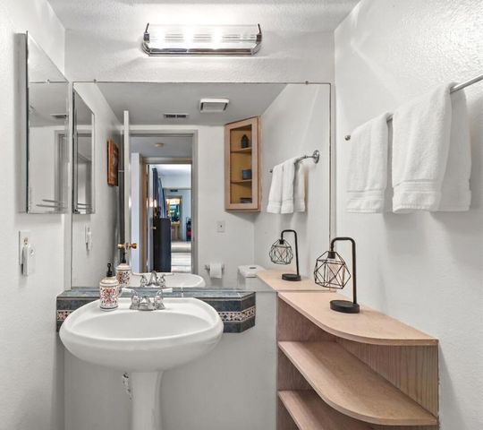 140 La Cerra Drive, Rancho Mirage, CA 92270