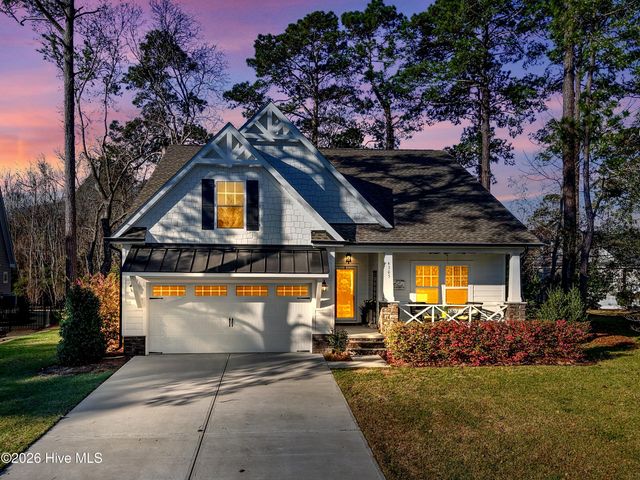 4305 Shelter Cove SE, Southport, NC 28461