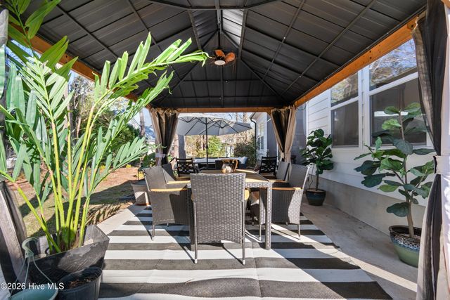 4305 Shelter Cove SE, Southport, NC 28461