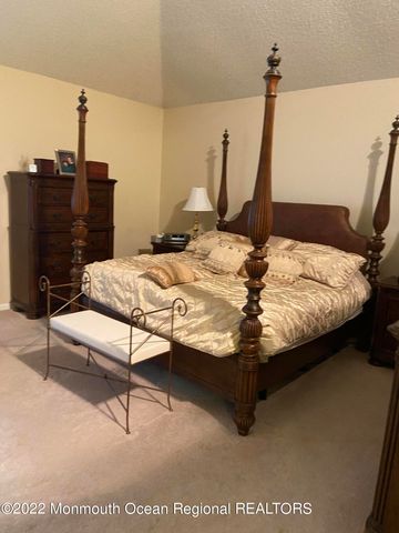 9 Inverness Court, C0320, Holmdel, NJ 07733
